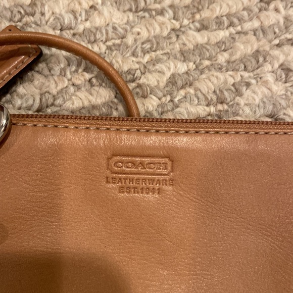 Coach wristlet - Picture 3 of 7